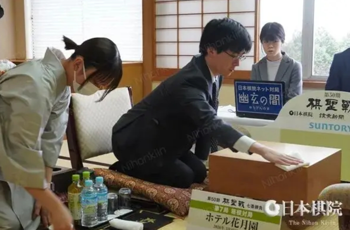 开云-同一年出战棋圣、十段两项挑战赛的棋手 芝野虎丸期待开辟新时代|赵治勋|小林光一|井山裕太|棋圣战|十段战_新浪体育_新浪新闻
