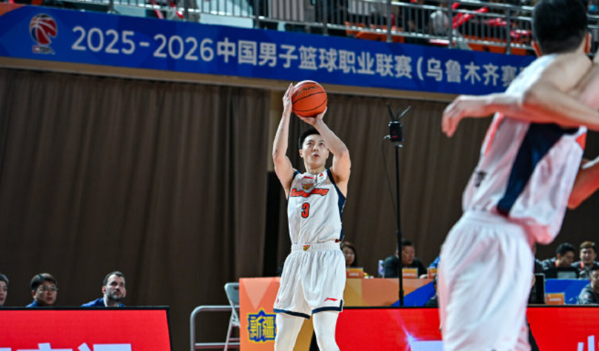 kaiyun-惨遭18分大逆转！广东主帅弄巧成拙，惜败家乡球队